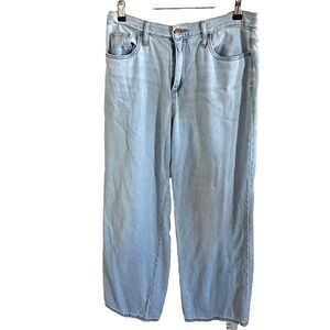 Universal Thread Relaxed Wide Leg Jean 12 31 Short Hippie Boho Light Wash